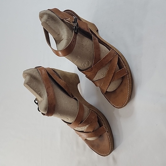 Coach Telma Calf Leather and Suede Butterfly Buckle Wedge Heels Size 9B - Picture 2 of 16